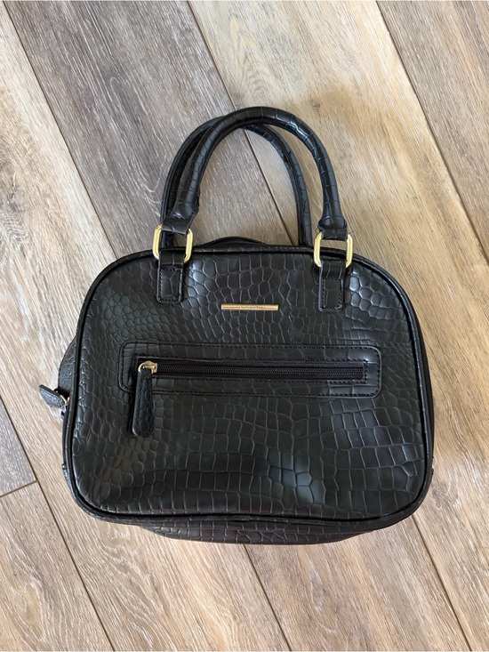 Jaclyn Smith Handbags - Jaclyn Smith Black Croc-Embossed Dome Satchel Handbag